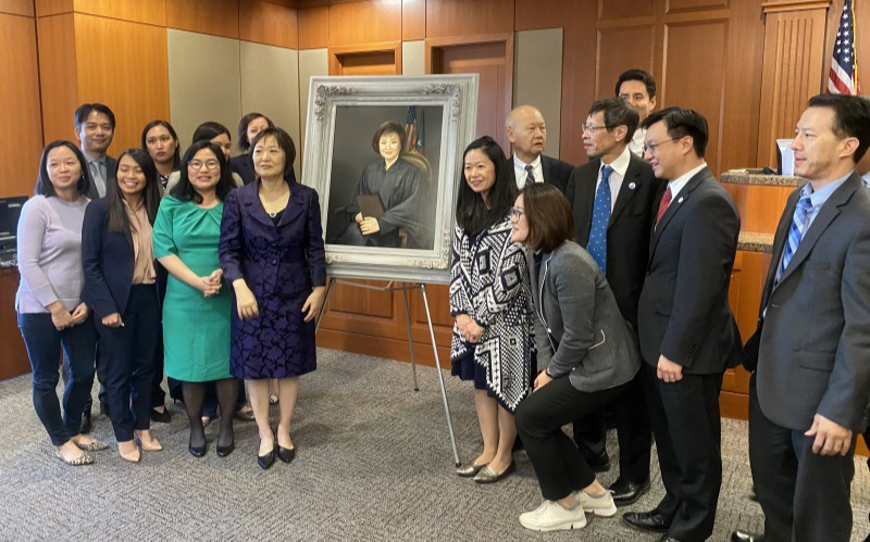 哈瑞斯郡民事法庭張文華法官油畫肖像揭幕儀式在第二法庭隆重舉行!