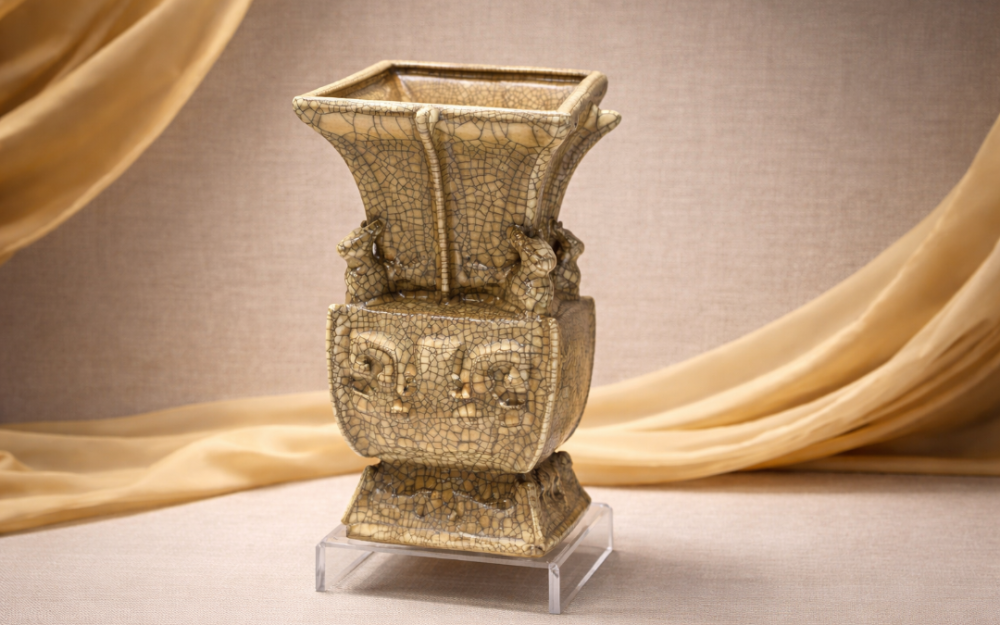 北宋哥釉仿青銅獸面四牲方尊亮相  宋人“以瓷摹銅”再現禮制精神