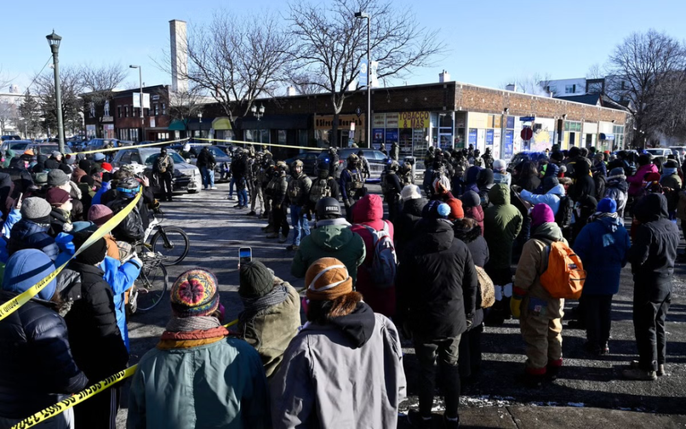 從“快速響應”到全國動員：明尼阿波利斯槍擊案背後的極左網絡、加密動員與輿論操盤