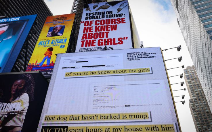 川普突然轉向支持解密「艾普斯坦檔案」