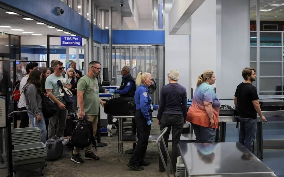 美政府停擺至今　6萬飛安人員無薪可領