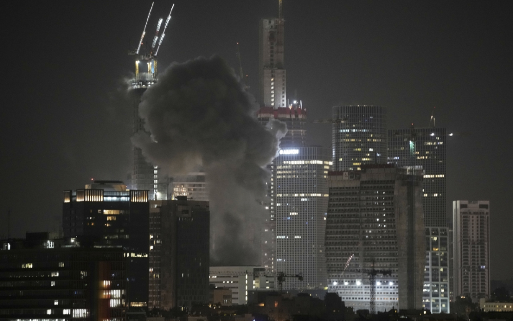 海湾国家称在过去24小时内拦截数百枚伊朗导弹与无人机   联合美方强烈谴责德黑兰