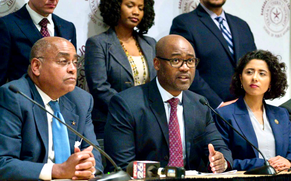 哈里斯县书记官候选人Darrell Jordan 获县长与县专员支持