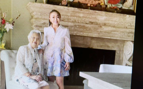 王藝達與鄰居歡度復活節