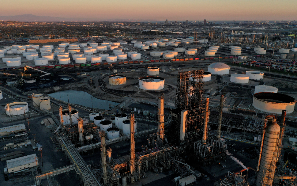 伊朗宣布霍爾木茲海峽開放之前 交易員押注7.6億美元做空石油