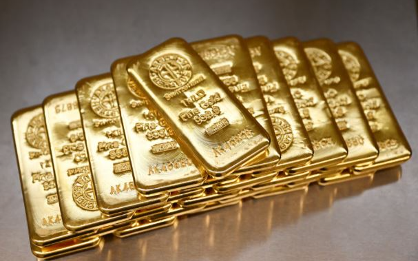 美元走強與獲利了結　黃金白銀價格續挫