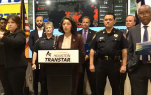 【視頻】哈里斯郡下令：餐館只能外帶，酒吧、俱樂部暫停營業