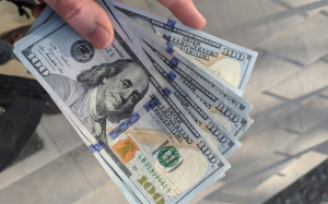 川普考慮普發關稅紅利　美民眾最高每人2000美元