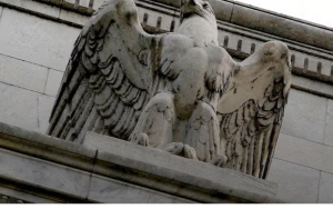 美國就業市場疲軟 美聯準會降息1碼