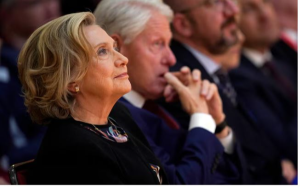 希拉蕊出席艾普斯坦案聽證會　點名川普應出面作證