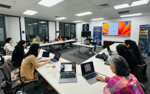 從蘋果電腦起步：休斯頓城市大學攜美南新聞爲美國山西發展促進會（山西同鄉會）開設公益AI課程