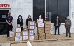 斯坦福市消防局受1000個N95捐贈，市議員譚秋晴感謝社區夥伴