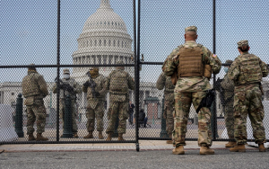 川普宣布接管华府：政治突袭与权力博弈