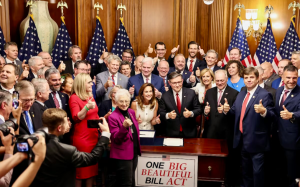 衆議院驚險通過特朗普“偉大而美麗的法案”　僅兩名共和黨議員投反對票