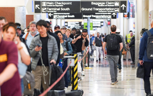 油价飆涨　国际能源总署建议避搭机旅行
