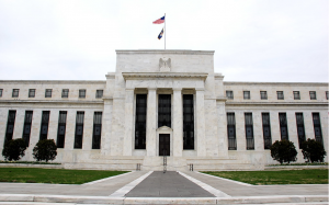 美經濟完全復甦預計要到2023年，專家：紓困金都變相圖利中國了！