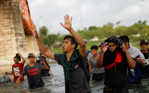 我们主张国会修法，实施特赦