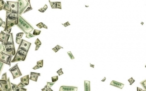 新法案將給美國人每月兩千元 直到冠狀病毒結束為止 眾議院議長佩洛西和其他議員支持每月兩千美元的經常性款