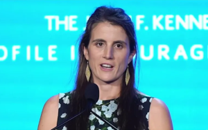 肯尼迪家族成員確診急性髓細胞白血病　專家揭示高度侵襲性癌症的預警信號