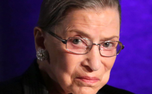 美國最高法院自由派法官金斯堡宣布癌症複發，堅持完全有能力繼續留在最高法院工作