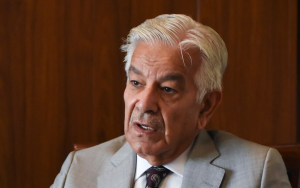 巴基斯坦國防部長否認核指揮機構召開會議，印巴緊張局勢升級引發國際關注