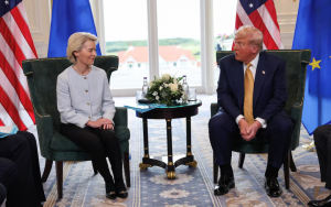 美國與歐盟達成協議：對大多數歐盟出口産品征收15%關稅 以避免貿易戰升級