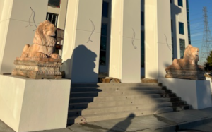 雄獅守護在美南環球金融中心