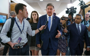 民主党参议员曼钦向拜登的气候变化议程投掷手榴弹  因曼钦已告诉白宫他强烈反对拜登的清洁电力计划