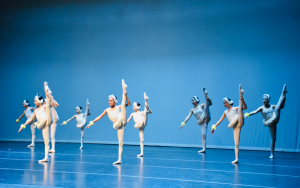 周潔曉慧舞蹈學校第十二屆“精品荟萃”隆重上演