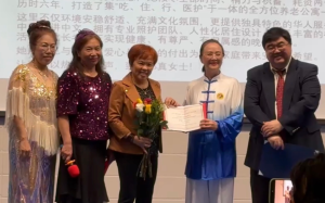 三十年守護長者與孩童，鄭真榮獲美南地區「亞裔傑出女性獎」