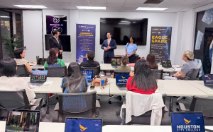 休斯頓城市大學攜手蘋果與美南新聞合作打造人工智能與數字創意人才基地