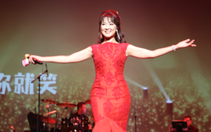 陳佳唱出海峽兩岸三地共同心聲