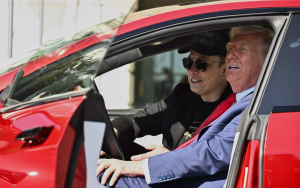 與馬斯克斷乾淨？白宮官員： 川普想脫手名下紅色特斯拉