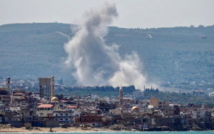 美方對達成協議持謹慎樂觀態度　同時加大對伊朗經濟施壓