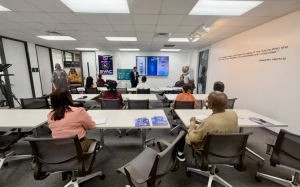 AI+太空訓練營新聞發布會在美南新聞AI太空教室舉行