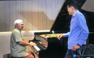 「嚴長壽會客室」第一集圓滿播出 訪問原住民社運著名音樂家胡德夫