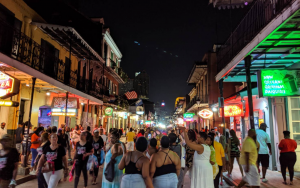 紐奧良災情慘，德州州長：從紐回來需強制隔離14天，違者處罰款、監禁