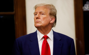 特朗普政府暫停新學生簽證預約，加強社交媒體審查引發爭議