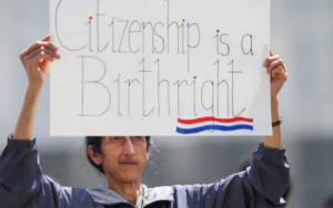 美国最高法院正在努力阻止特朗普限制出生公民权的尝试！