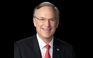 前哈里斯郡郡长埃克斯法官4月28日美南环球剧坊主旨演讲