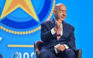 休斯頓市長惠特邁爾在首次城市狀況演講中強調全方位合作