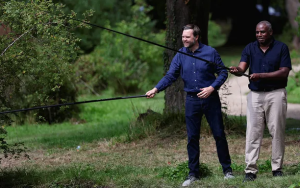 民主黨抨擊副總統萬斯與英國外相釣魚 共和黨反擊批評“荒謬”