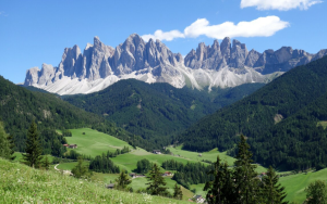 在阿爾卑斯群峰之間，尋覓甯靜與幸福