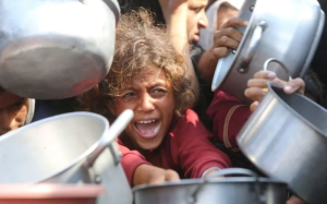 復援糧站網絡　聯合國主管：加薩瀕臨崩潰