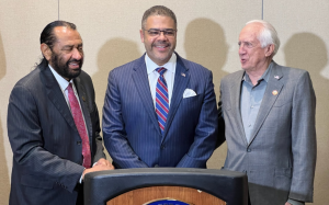 國會議員格林歡迎商務部副部長克拉文斯到訪休斯頓     討論少數族裔企業發展