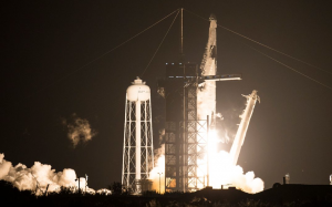 SpaceX航天器正在將四名宇航員送往國際空間站