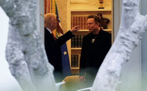 从合作伙伴转变为公开对抗  世界瞩目