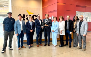 美南新聞董事長與休斯敦城市大學西南學院校長舉行高層會晤   推動教育與企業合作   深化産教融合