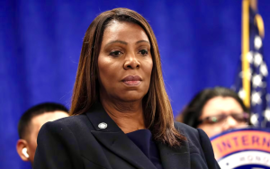 紐約總檢察長萊蒂希娅·詹姆斯被控銀行欺詐今日出庭受審