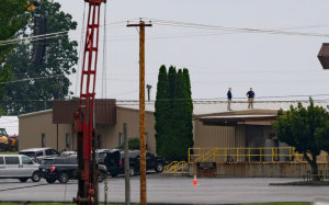 據報道：警察進入了槍手射殺特朗普的大樓